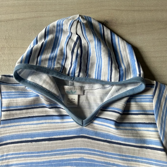 NWOT 100% Pima Cotton Feather Baby Hooded Striped Blue and White Kids Romper - Picture 2 of 5
